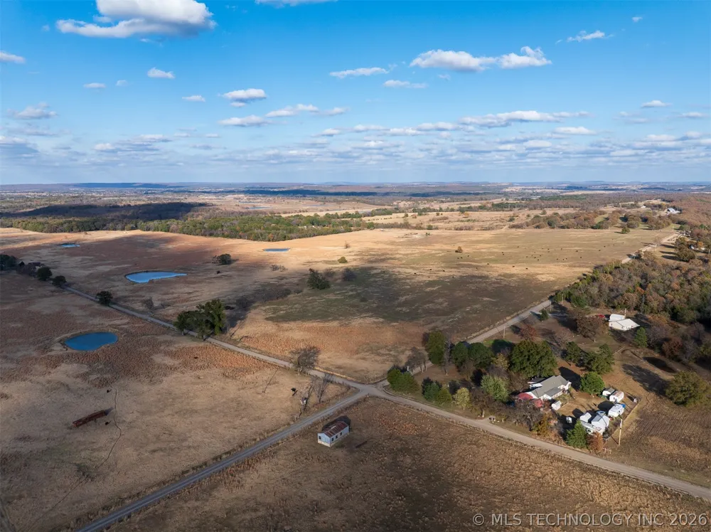 140 S County Road 4440 McCurtain, OK 74944