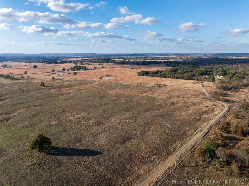 140 S County Road 4440 McCurtain, OK 74944