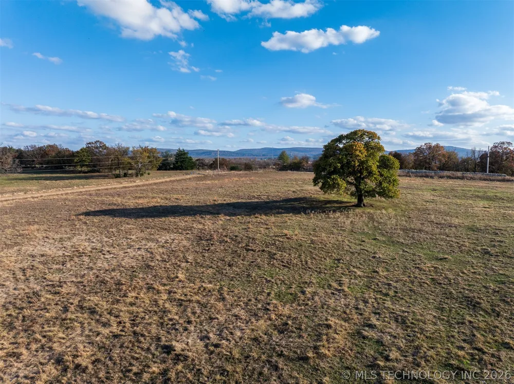 140 S County Road 4440 McCurtain, OK 74944