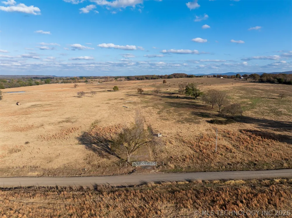 140 S County Road 4440 McCurtain, OK 74944