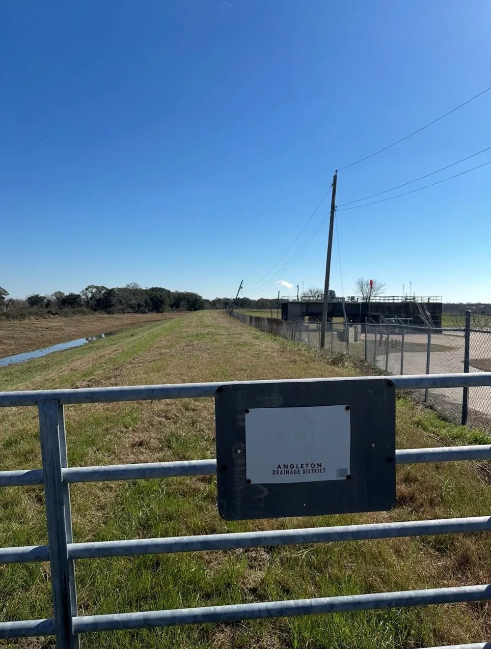 County Road 609 Angleton, TX 77515