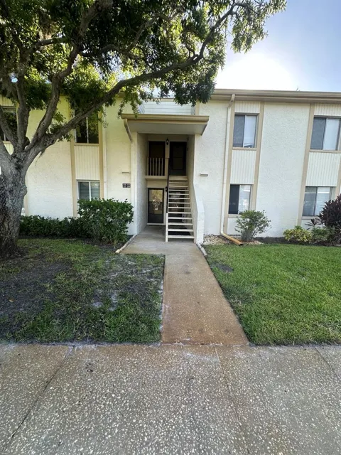 112 CYPRESS COURT #112
