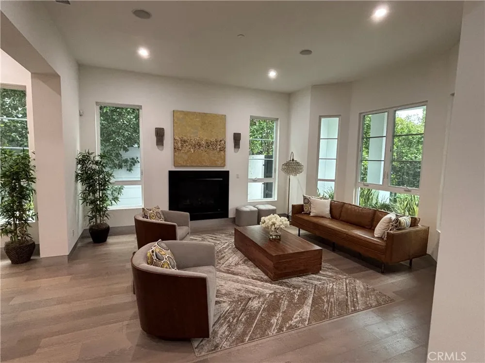 4435 Camellia Studio City, CA 91602