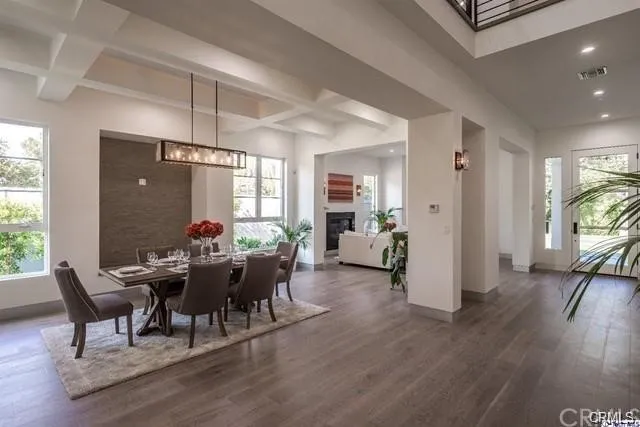 4435 Camellia Studio City, CA 91602