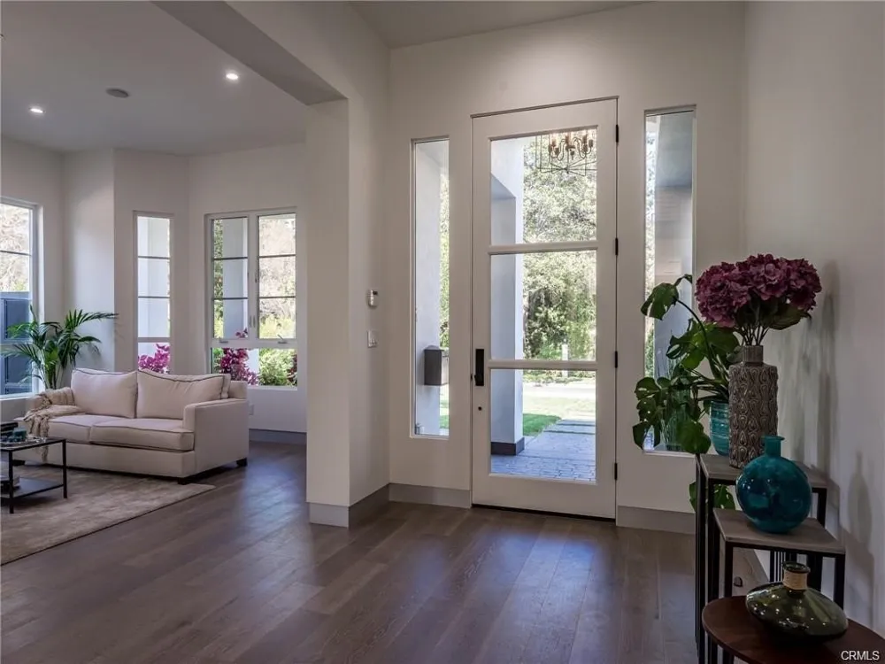 4435 Camellia Studio City, CA 91602