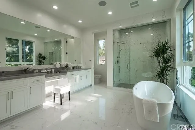 4435 Camellia Studio City, CA 91602
