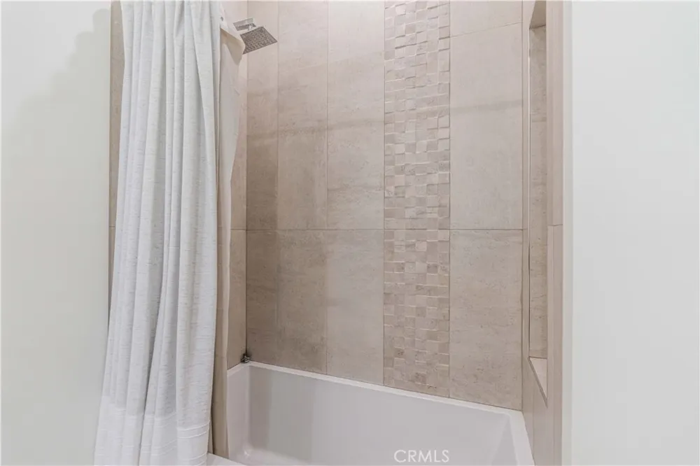 4435 Camellia Studio City, CA 91602
