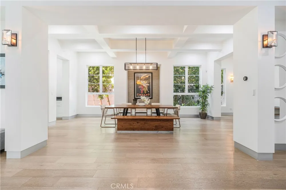 4435 Camellia Studio City, CA 91602