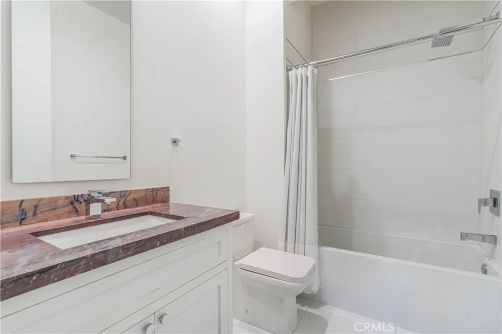4435 Camellia Studio City, CA 91602