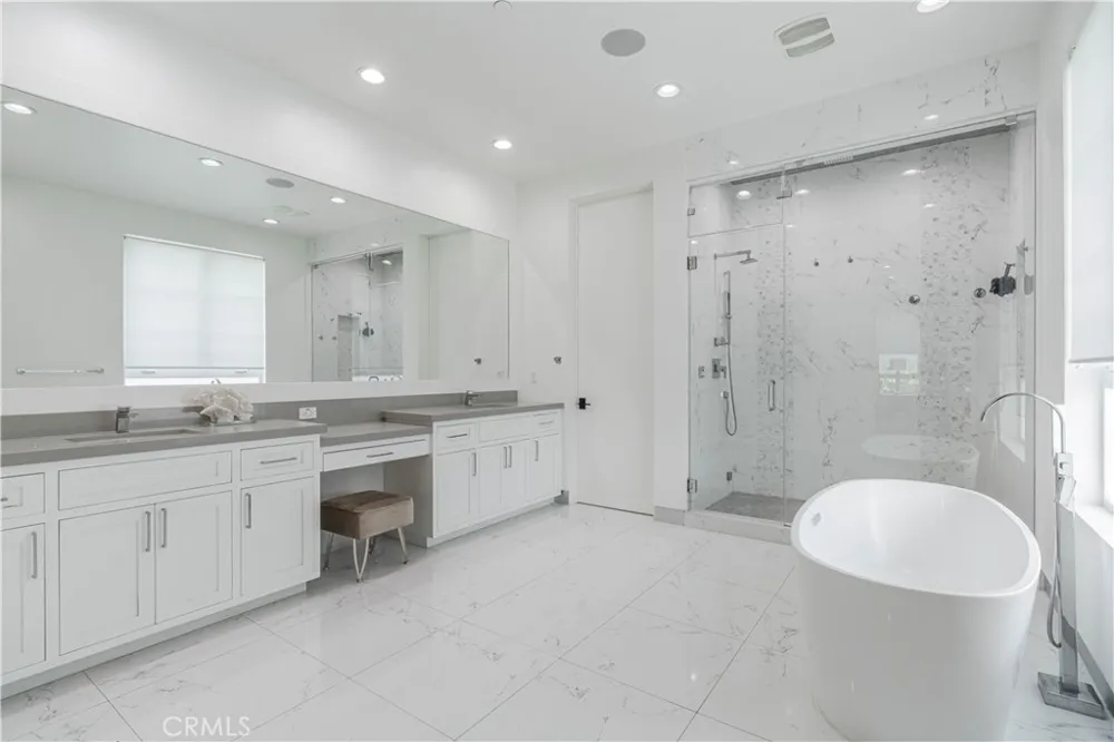 4435 Camellia Studio City, CA 91602