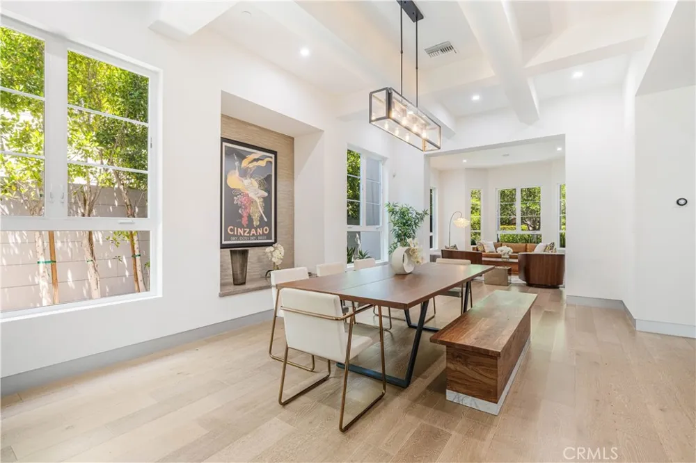 4435 Camellia Studio City, CA 91602