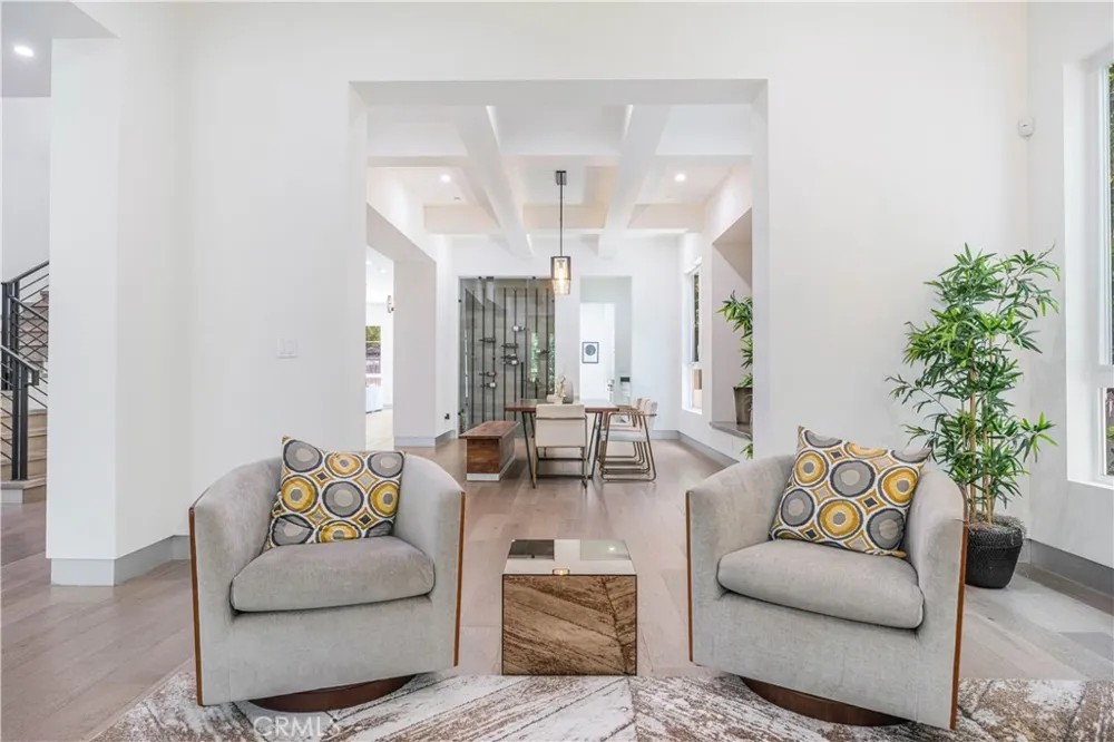 4435 Camellia Studio City, CA 91602