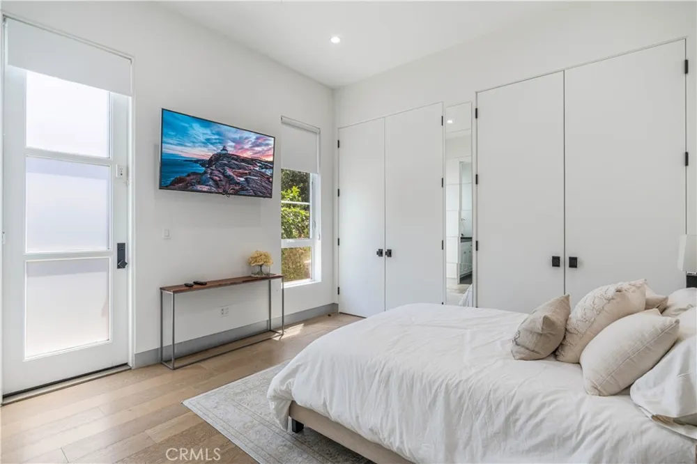 4435 Camellia Studio City, CA 91602