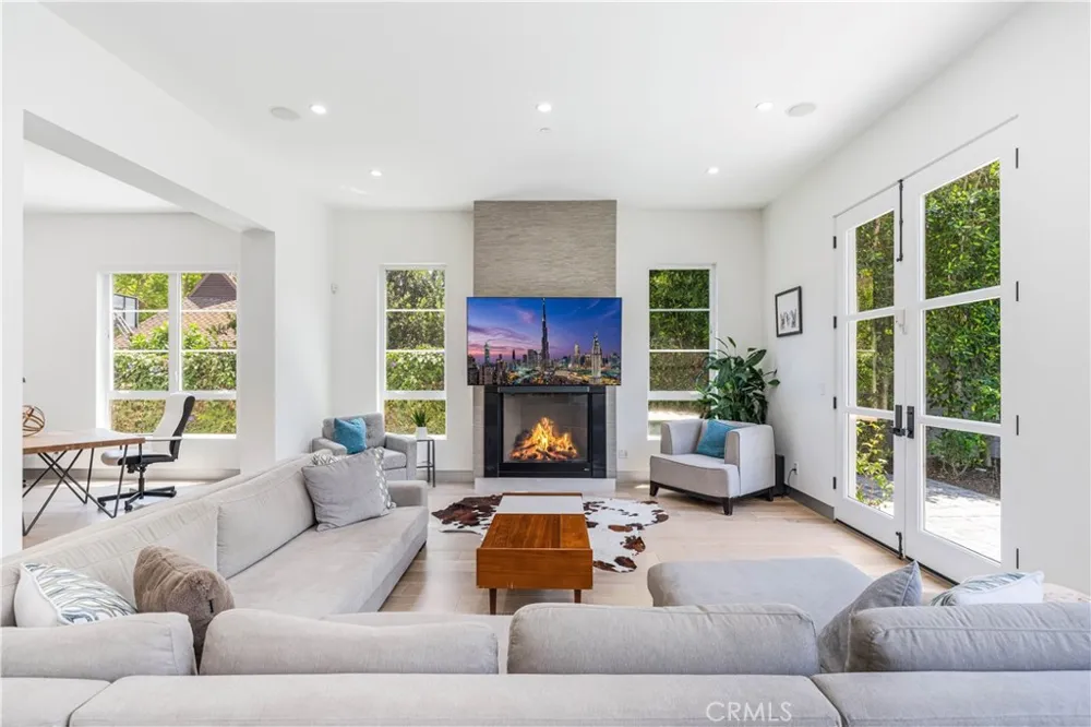4435 Camellia Studio City, CA 91602