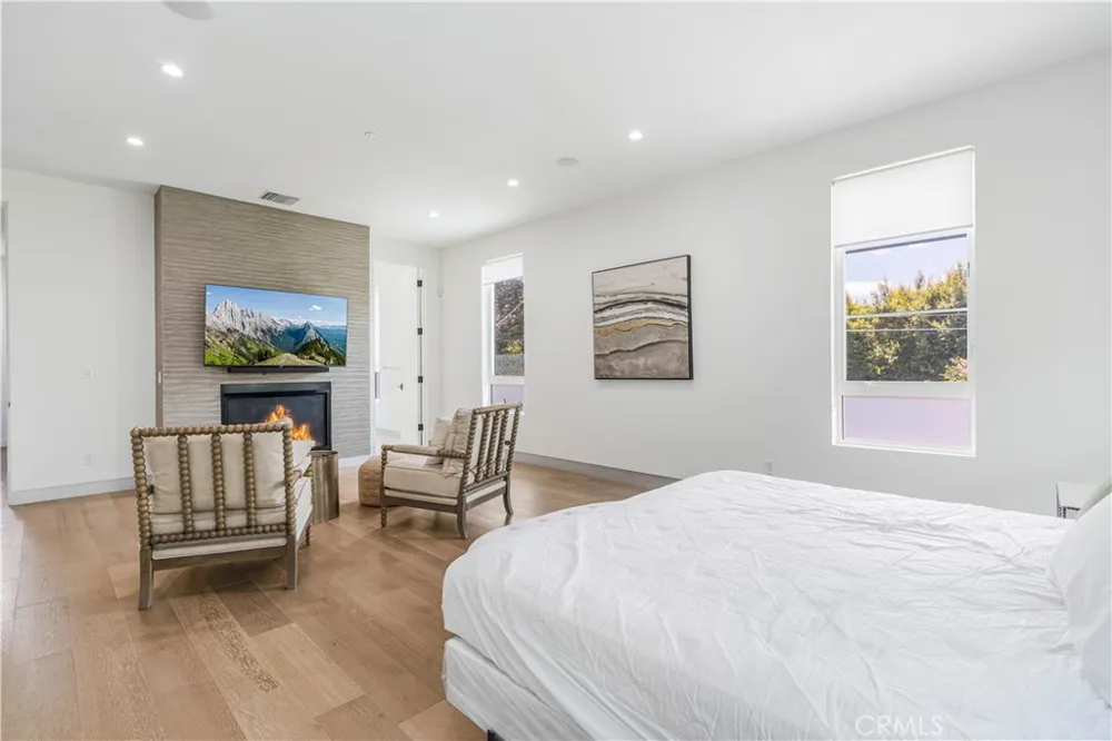 4435 Camellia Studio City, CA 91602