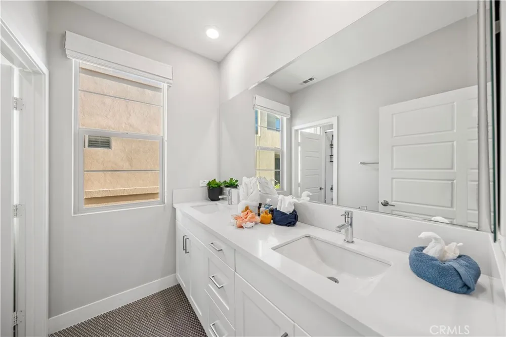 173 Terrapin Irvine, CA 92618