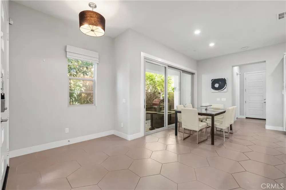 173 Terrapin Irvine, CA 92618
