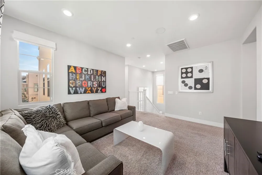 173 Terrapin Irvine, CA 92618