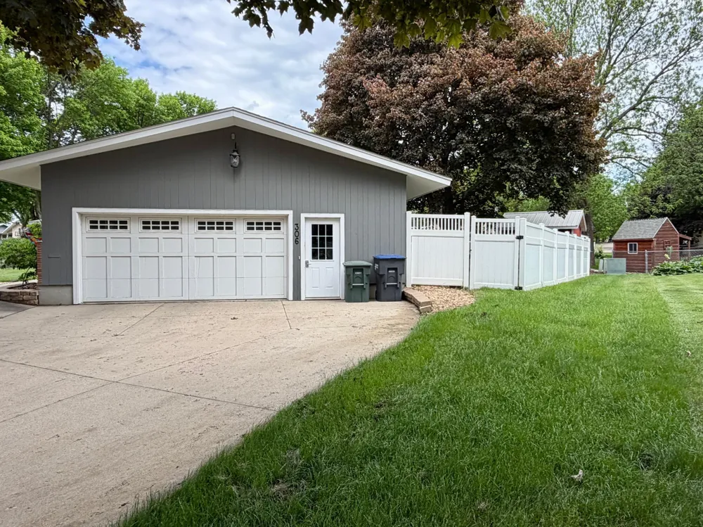 306 S Fairview Drive Luverne, MN 56156