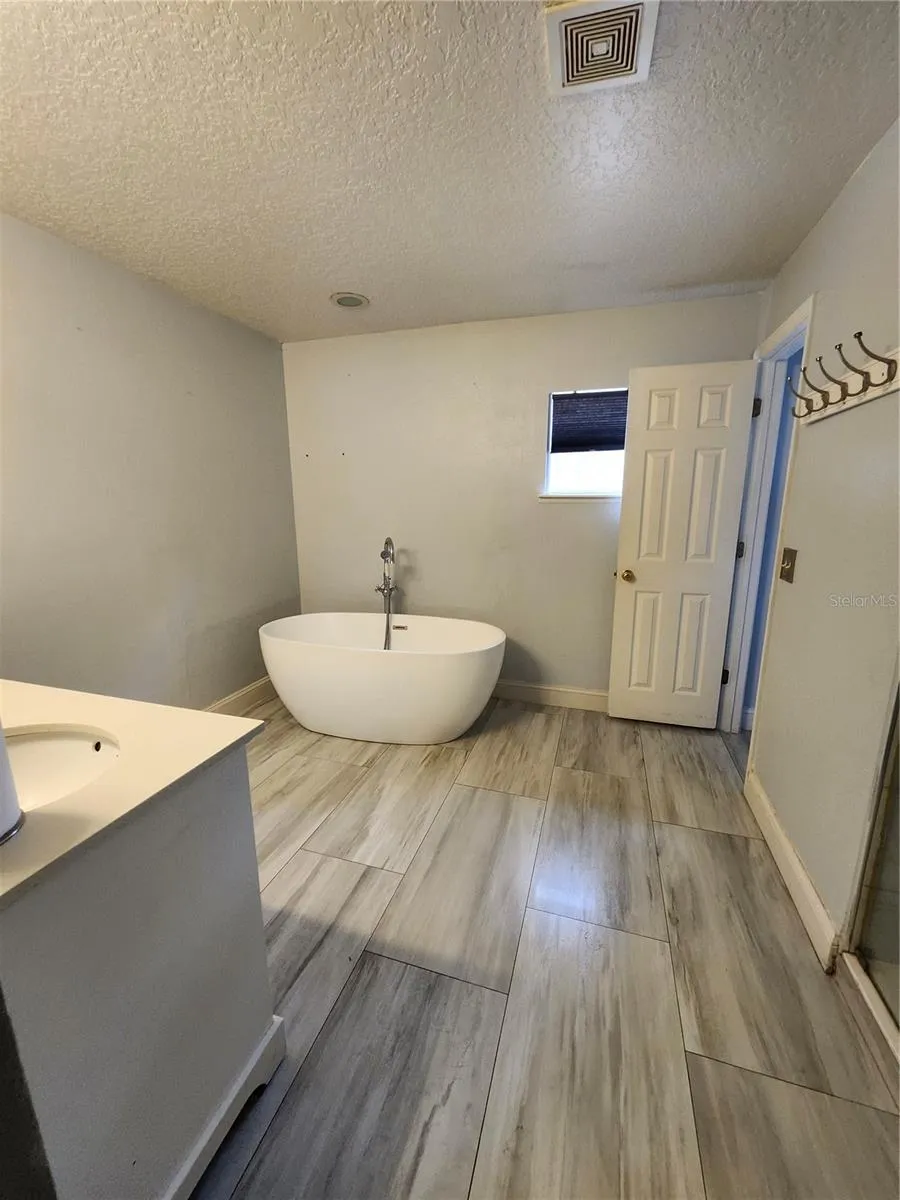 2200 EL MARRA DRIVE Ocoee, FL 34761