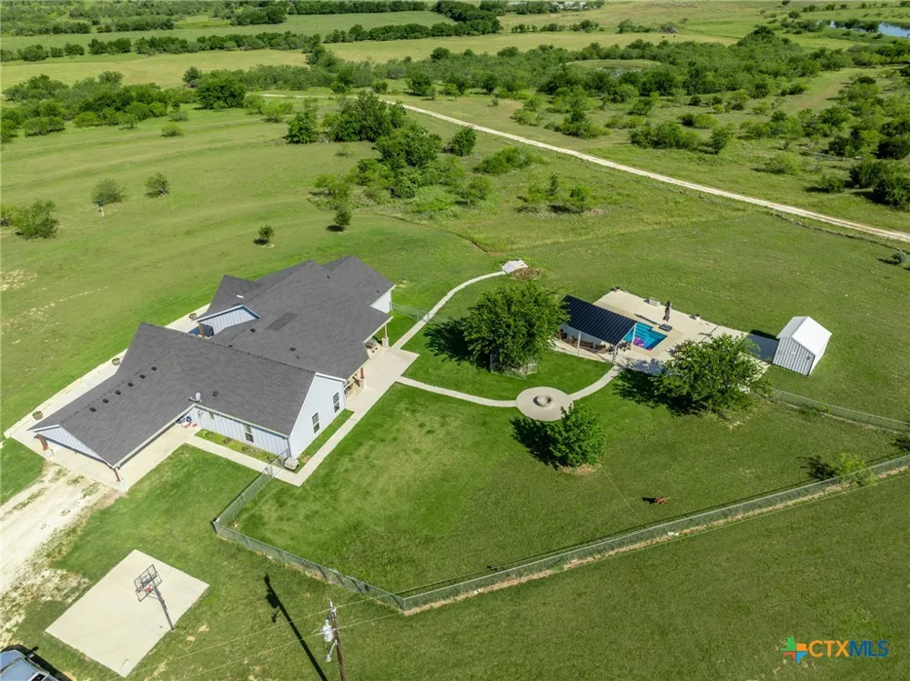1227 Alexander Road Moody, TX 76557