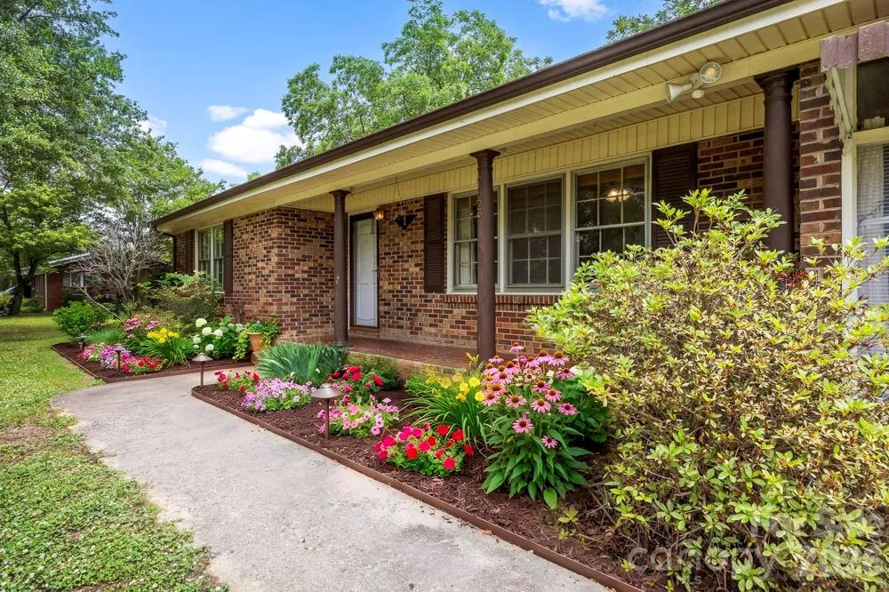 2829 Bettis Road Grover, NC 28073