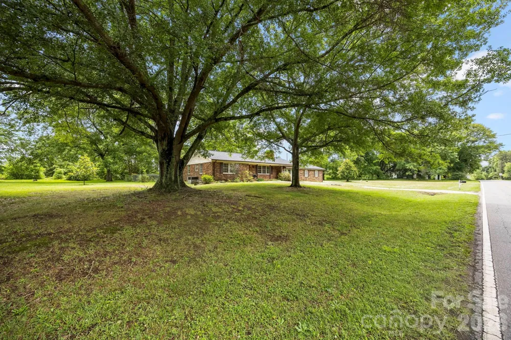 2829 Bettis Road Grover, NC 28073