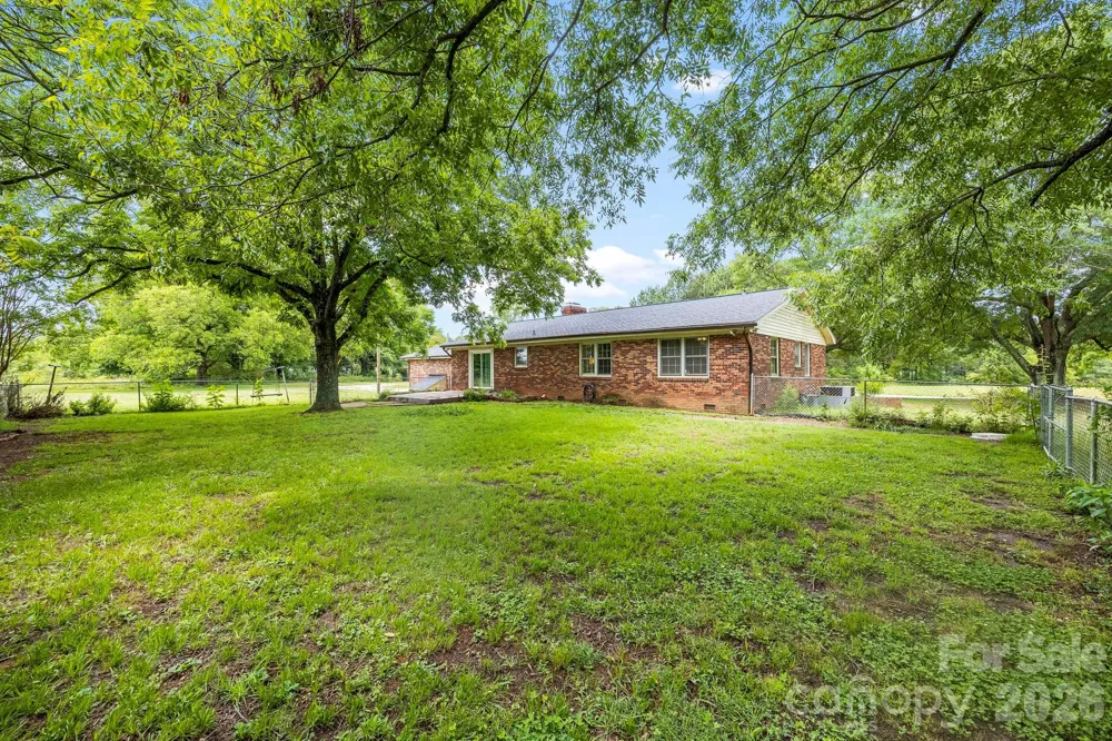 2829 Bettis Road Grover, NC 28073
