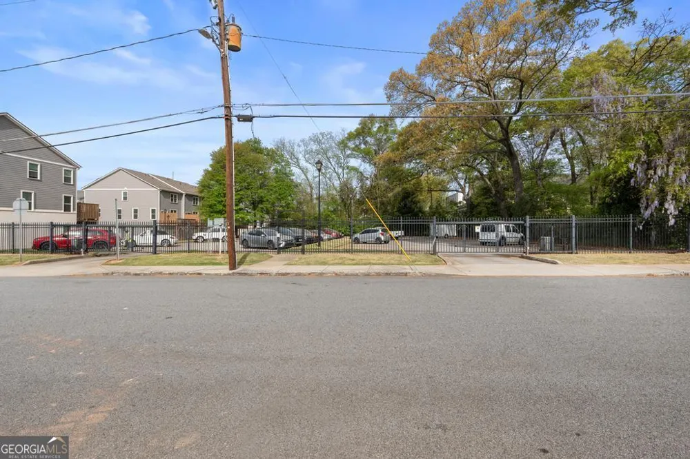 600 College ST Hapeville, GA 30354