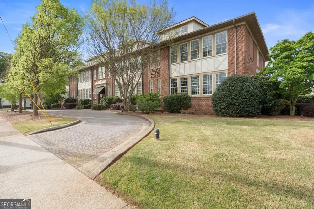 600 College ST Hapeville, GA 30354