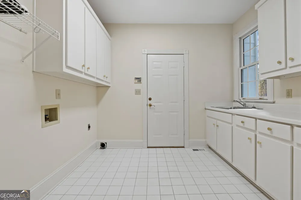 8467 Hearn RD Chattahoochee Hills, GA 30268