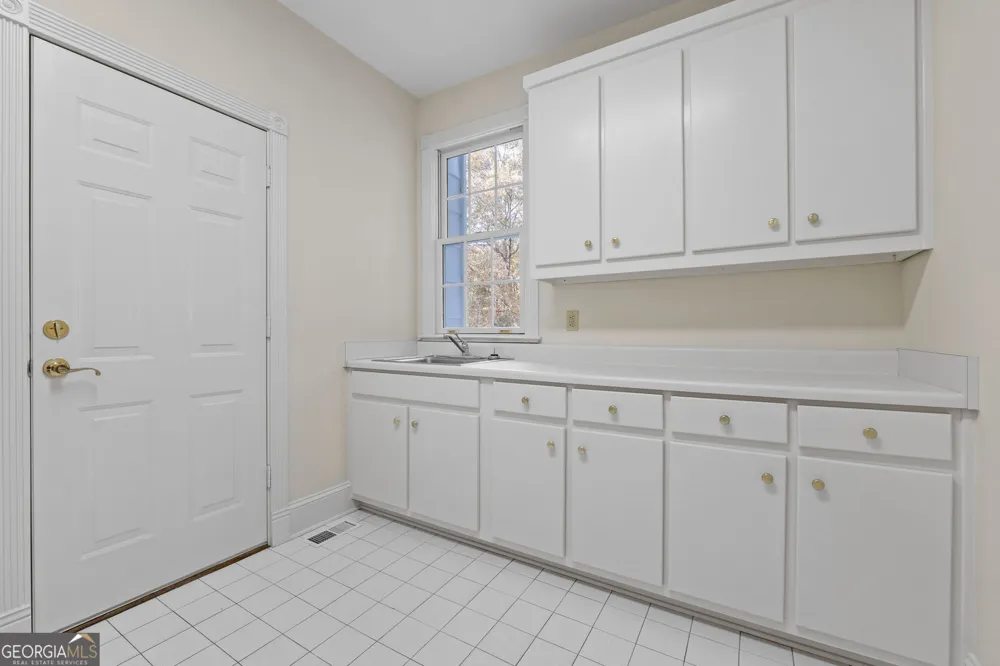8467 Hearn RD Chattahoochee Hills, GA 30268