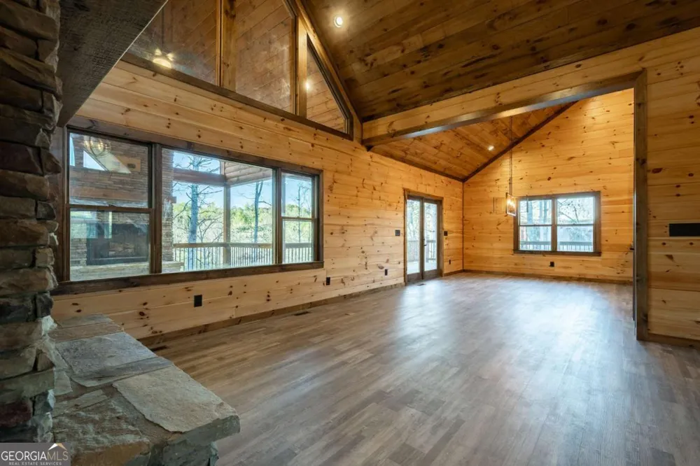 612 Kensington DR Mineral Bluff, GA 30559