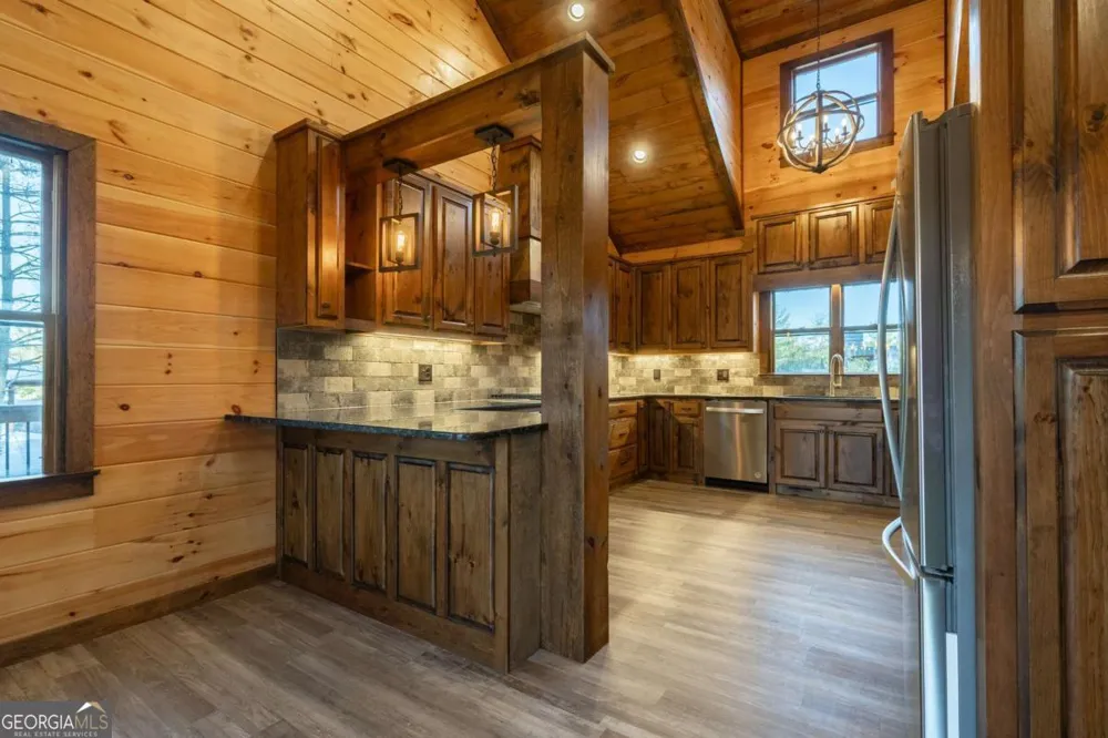 612 Kensington DR Mineral Bluff, GA 30559