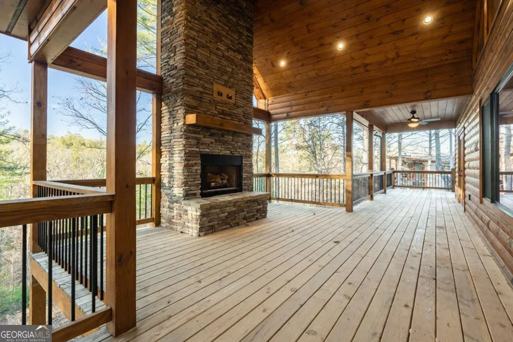612 Kensington DR Mineral Bluff, GA 30559