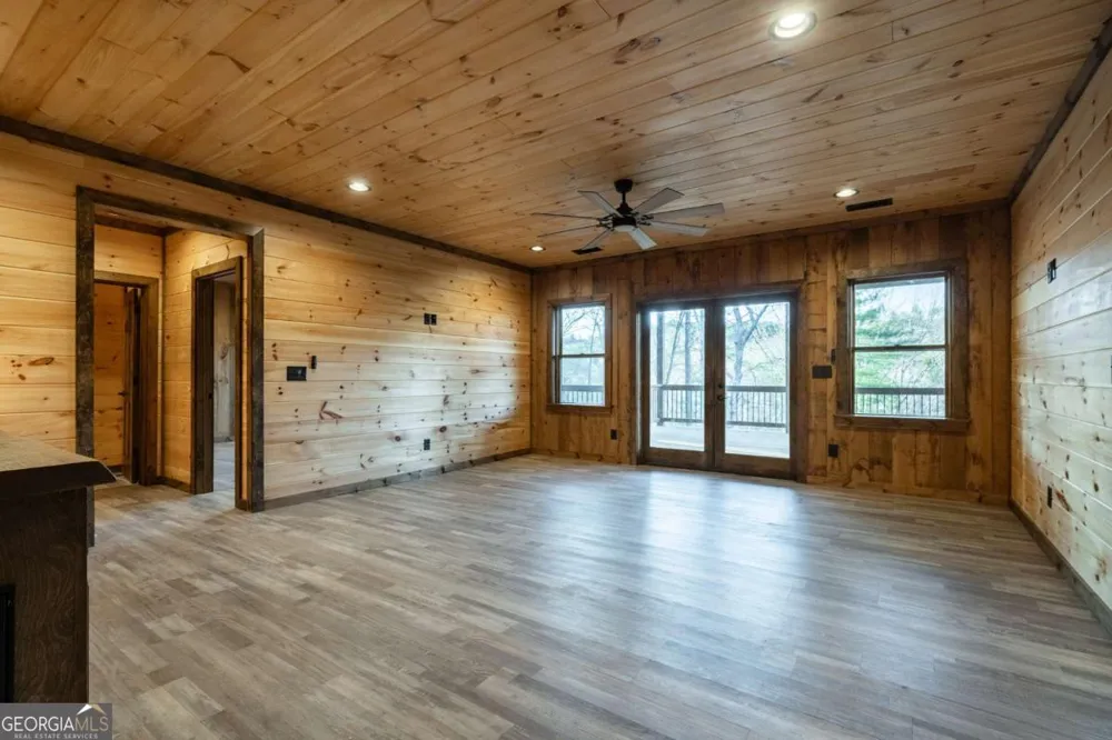 612 Kensington DR Mineral Bluff, GA 30559