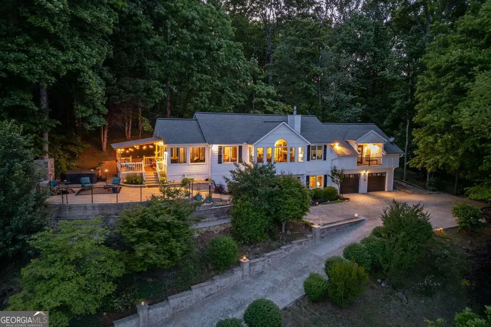1925 Lakeview Summit DR Young Harris, GA 30582