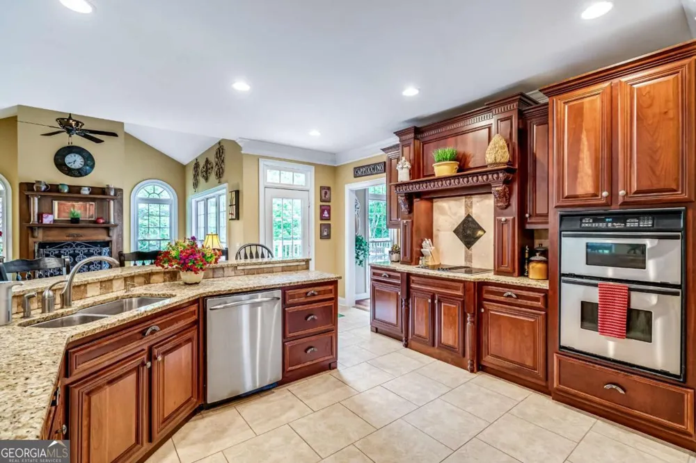 411 Overlook WAY Cohutta, GA 30710