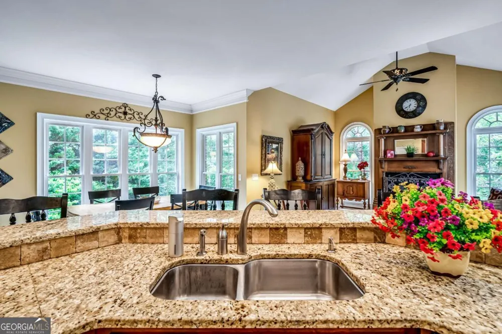 411 Overlook WAY Cohutta, GA 30710