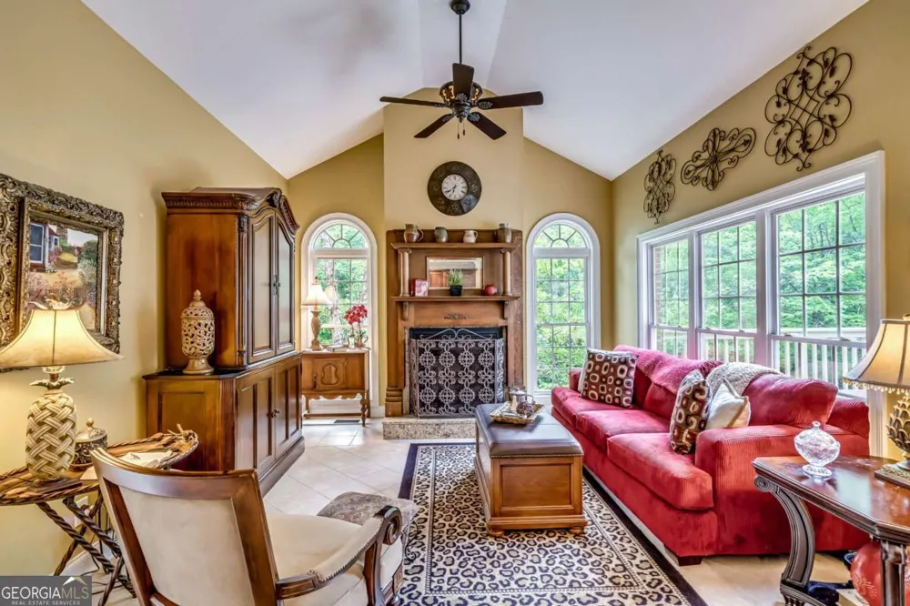411 Overlook WAY Cohutta, GA 30710