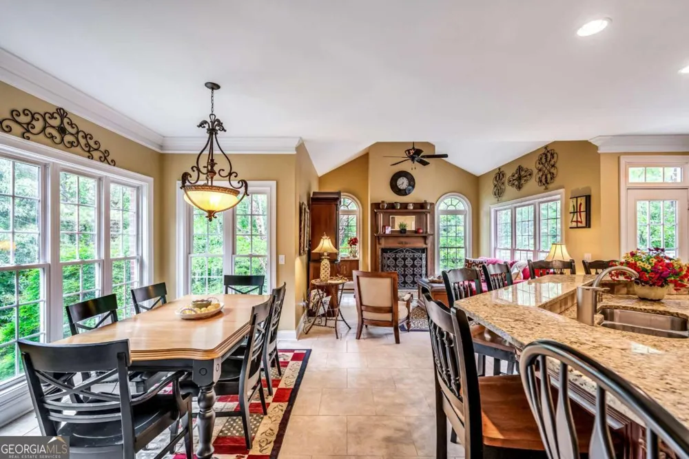411 Overlook WAY Cohutta, GA 30710