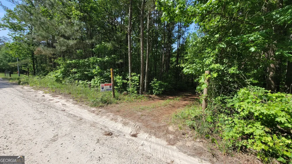 8235 WEST CARROLL RD Whitesburg, GA 30185