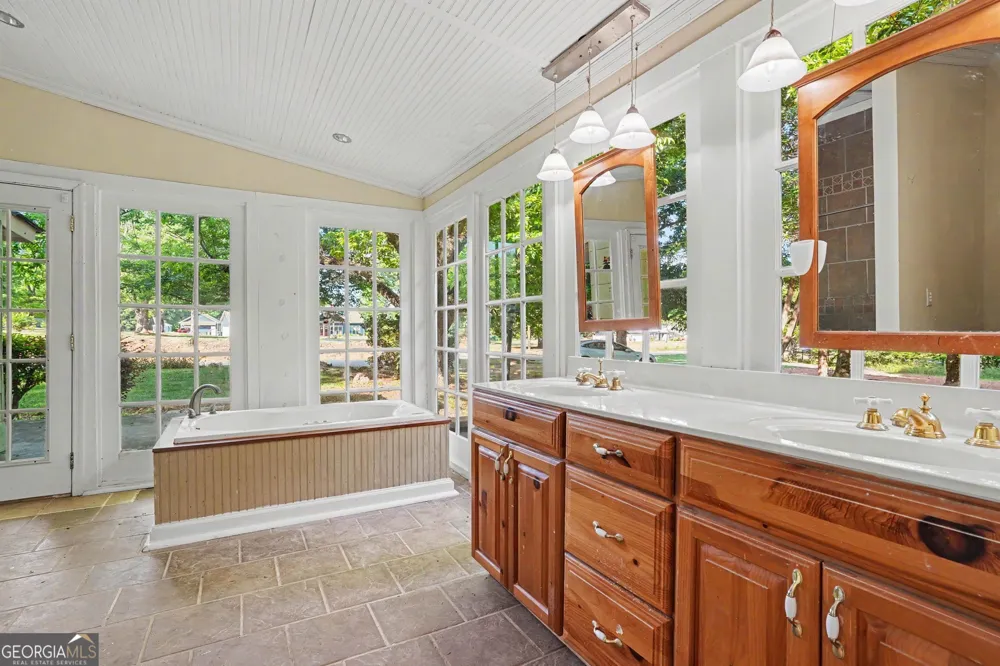 4398 Highway 142 Newborn, GA 30056