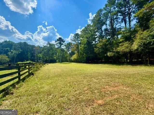 15575 Thompson RD Alpharetta, GA 30004