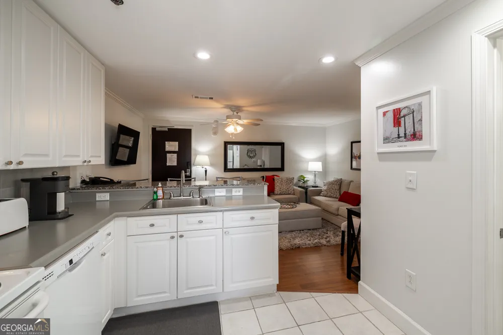 250 W Broad ST Athens, GA 30601