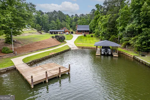 63 Tomahawk DR