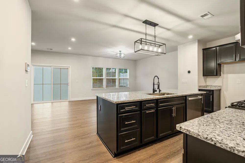 21 Red LN Hoschton, GA 30548