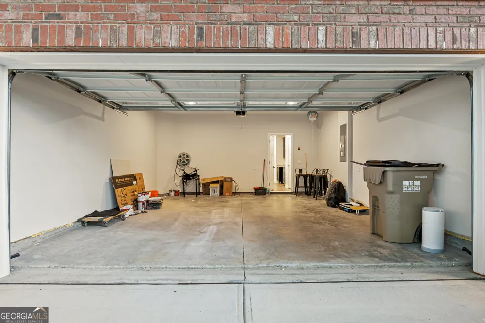 21 Red LN Hoschton, GA 30548