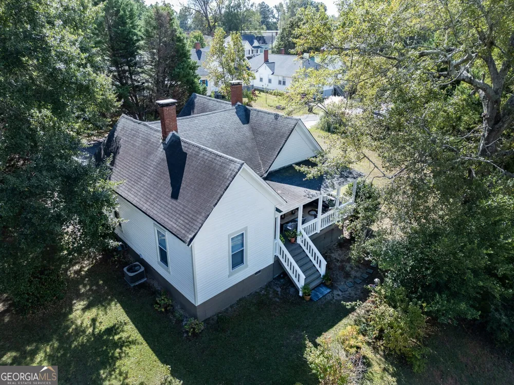 2 N Broad ST Porterdale, GA 30014