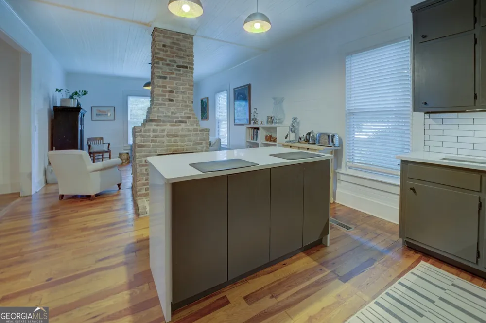 2 N Broad ST Porterdale, GA 30014